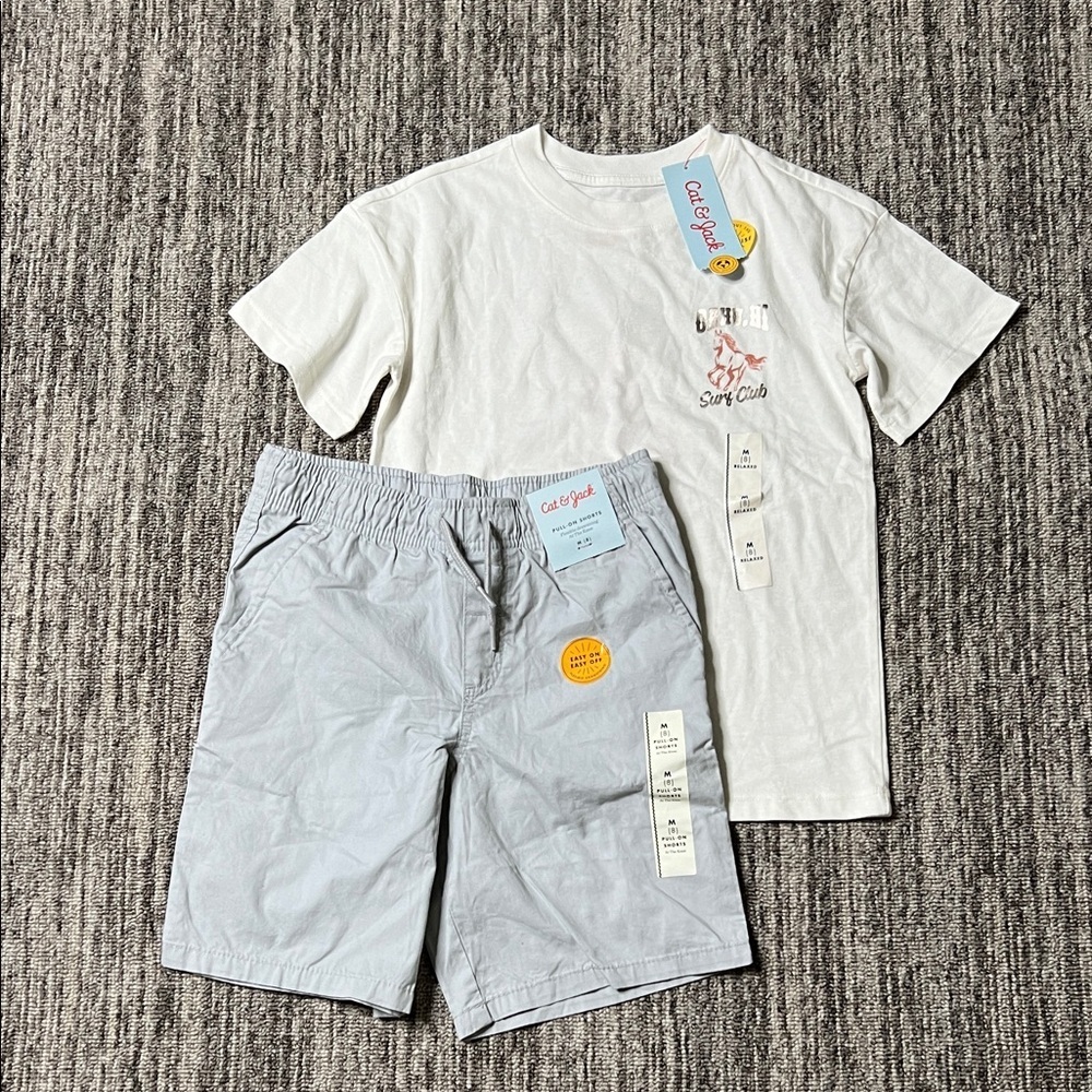 Cat & Jack - White T-Shirt and Light Gray Shorts Set Size M (8)